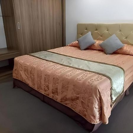 Score Birds Hotel آنغلوس المظهر الخارجي الصورة