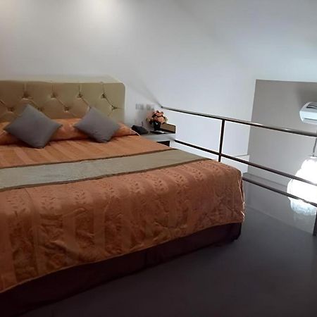 Score Birds Hotel آنغلوس المظهر الخارجي الصورة
